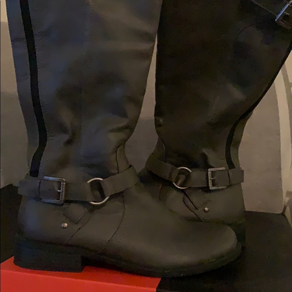 Guess boots *like new